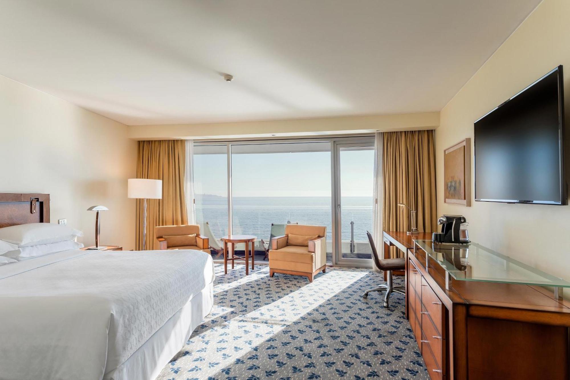 Sheraton Miramar Hotel & Convention Center Βίνα Ντελ Μαρ Εξωτερικό φωτογραφία A guest room at the Hilton Athens